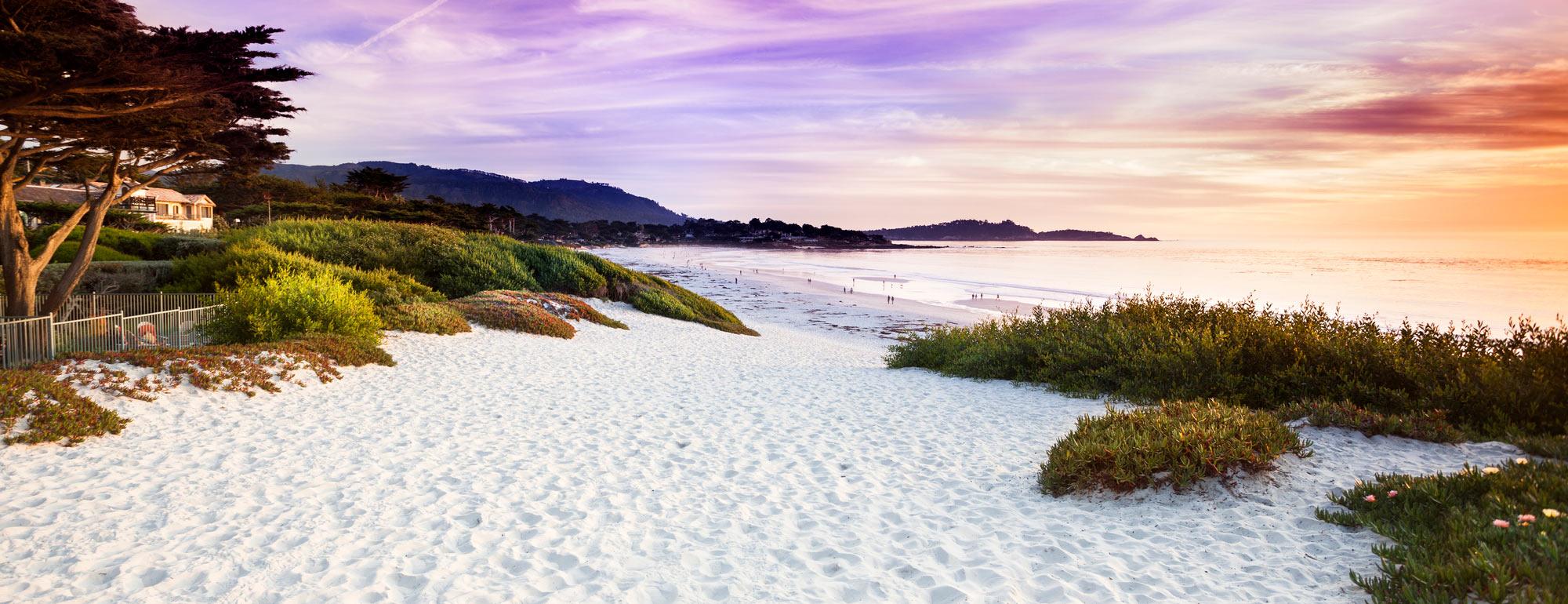 A white sand beach at Carmel by the Sea, a three hour drive from 春色视频.